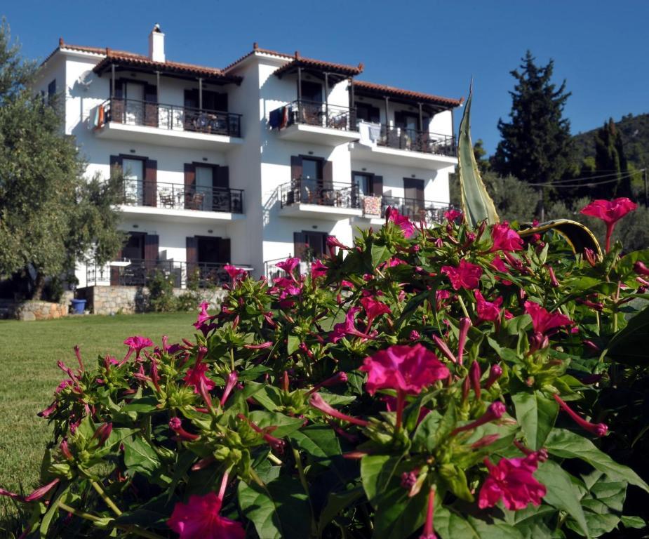 Mando Beachfront Stafylos Exterior photo