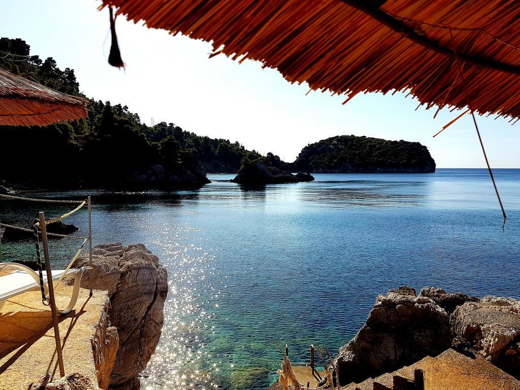Mando Beachfront Stafylos Exterior photo